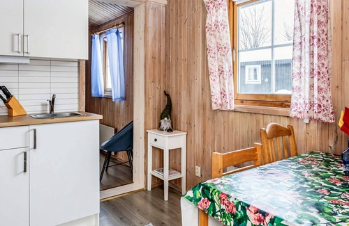 Are House | 6 person holiday home in JÄRPEN
