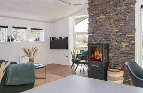 Ho House | 6 person holiday home in Bl vand