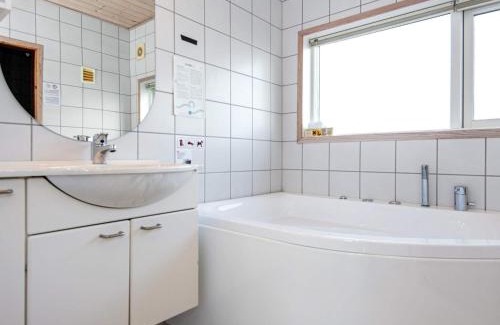 Lodbjerg Hede House | 6 person holiday home in Ringkøbing-By Traum