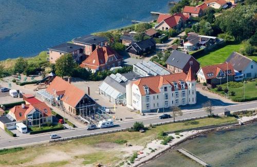 Hejlsminde Strand Apartment | 6 person holiday home on a holiday park in Hejls