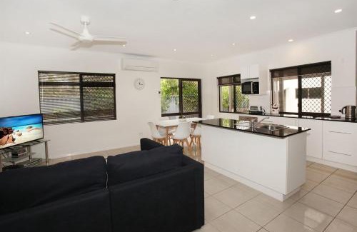 Marcoola House | 6 Petrie Avenue