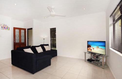 Marcoola House | 6 Petrie Avenue