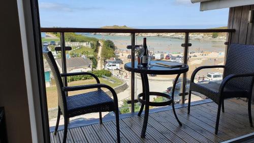 Porth Apartment | 6 Porth Sands Newquay Cornwall Luxury with Sea Views