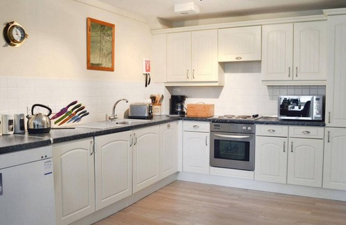 Bainbridge Cottage | 6 RIVERDALE, pet friendly, character holiday cottage in Bainbridge