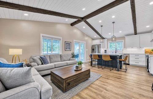 Gulfview Heights House | ☀️ 6 Seat Golf Cart Included (4/1 to 10/14/25)☀️ Private Pool, Beach Equip, Custom Bunks