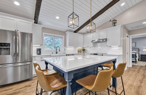 Gulfview Heights House | ☀️ 6 Seat Golf Cart Included (4/1 to 10/14/25)☀️ Private Pool, Beach Equip, Custom Bunks