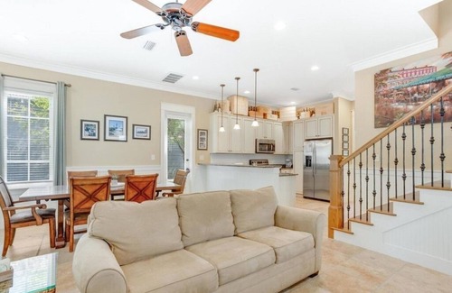 Sandestin House | 6-SEATER GOLF CART INCLUDED! This charming Cottage is located steps to the pool.