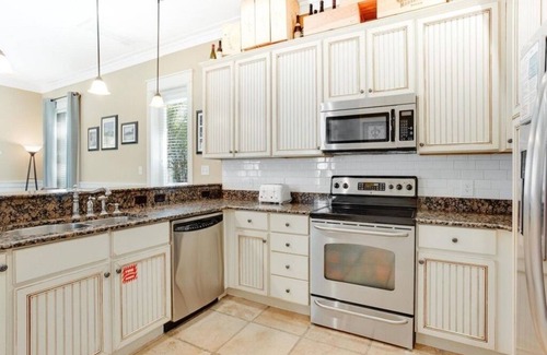 Sandestin House | 6-SEATER GOLF CART INCLUDED! This charming Cottage is located steps to the pool.
