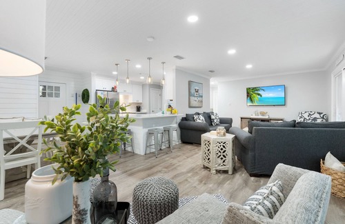 Sandestin House | 6 Seater Golf Cart, Newly Renovated Stunner! Pool Access/on Links Golf Course