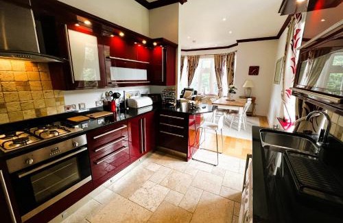 Shanklin Apartment | 6 Shanklin Manor - family friendly apartment in Shanklin Old Village
