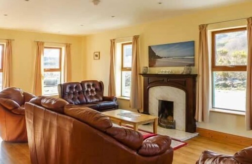 Doogort Cottage | 6 STRAND COTTAGES, family friendly in Achill Island, County Mayo