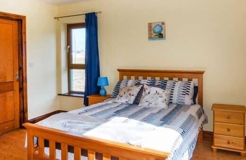 Doogort Cottage | 6 STRAND COTTAGES, family friendly in Achill Island, County Mayo