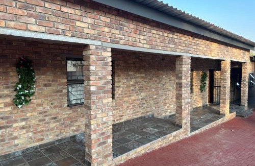 Bezuidenhout Valley Apartment | 6 the Curve Unit 12