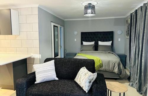 Bezuidenhout Valley Apartment | 6 the Curve Unit 12