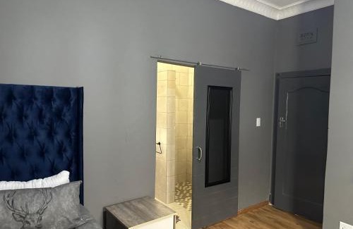 Bezuidenhout Valley Apartment | 6 the Curve unit 25