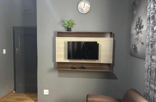 Bezuidenhout Valley Apartment | 6 the Curve unit 25