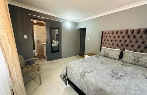 Bezuidenhout Valley Apartment | 6 the Curve unit 29