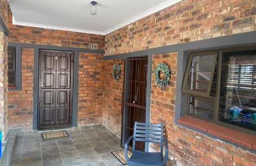 Bezuidenhout Valley Apartment | 6 the Curve Unit 7