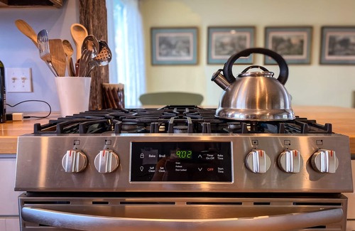 Stanardsville Cottage | 60 acre farm with mountain views & trails. 15 min from Shenandoah National Park