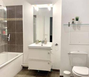 Saint-Ouen-l'Aumone Apartment | 60 m² Apartment ∙ 2 bedrooms ∙ 6 guests