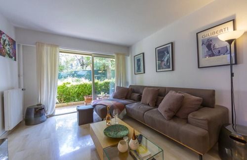 Tourrettes-sur-Loup Apartment | 60 m² Apartment ∙ 2 bedrooms ∙ 3 guests