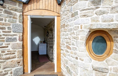 Guisseny Other | 60 m² Accommodation ∙ 2 bedrooms ∙ 4 guests