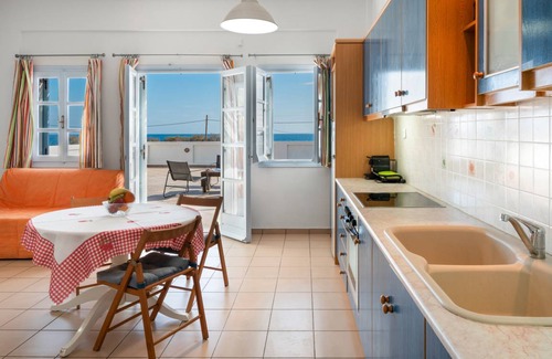 Perivolos Apartment | 60 m² Apartment ∙ 1 bedroom ∙ 4 guests