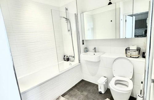 Bracknell Apartment | 60 m² Apartment ∙ 2 bedrooms ∙ 5 guests