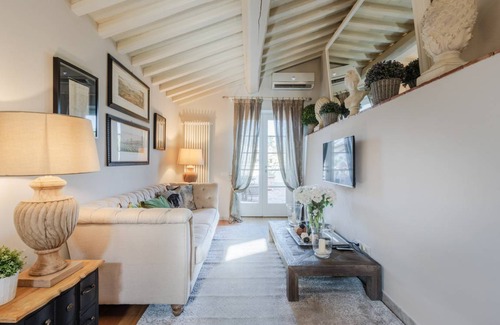 Lucca Historical Center Apartment | 60 m² Apartment ∙ 1 bedroom ∙ 2 guests