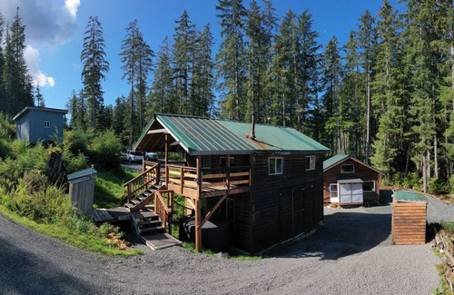 Whale Pass Cabin | 60 m² Cabin ∙ 1 bedroom ∙ 3 guests