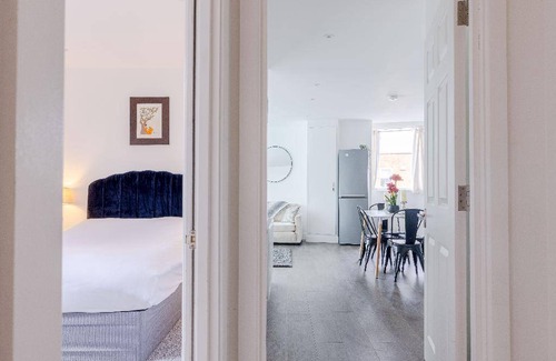 Canbury Apartment | 60 m² Apartment ∙ 4 guests
