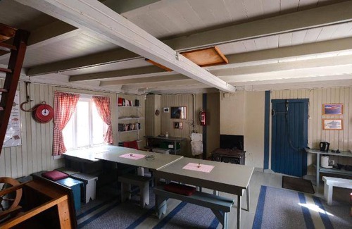 Stamsund Hostel | 60 m² Hostel ∙ 2 bedrooms ∙ 8 guests