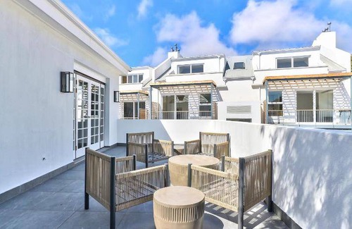 Claremont Hotel | 60 m² Hotel ∙ 2 bedrooms ∙ 4 guests