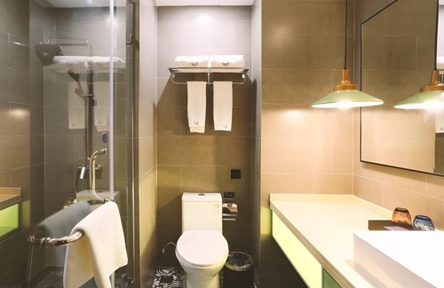 Jiangbei District Hotel | 60 m² Hotel ∙ 3 bedrooms ∙ 4 guests