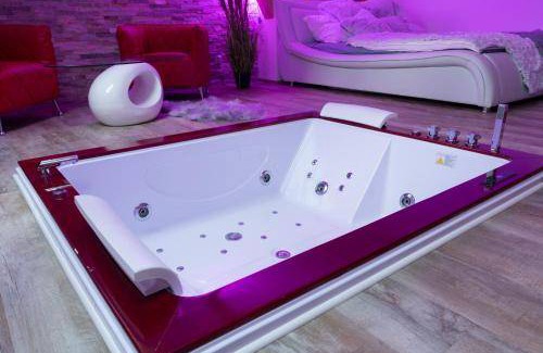 Dobris Hotel | 60 m² Hotel ∙ 5 guests