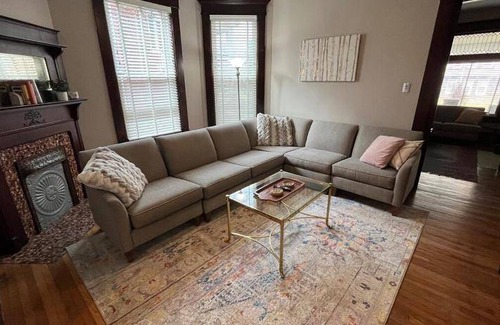 Victorian Village House | 60 m² House ∙ 4 bedrooms ∙ 8 guests