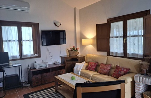Alozaina House | 60 m² House ∙ 2 bedrooms ∙ 5 guests