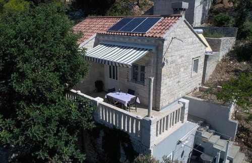 Zrnovo House | 60 m² House ∙ 2 bedrooms ∙ 4 guests