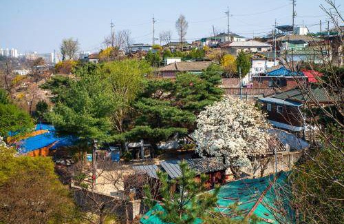 Seongbuk-dong House | 60 m² House ∙ 2 bedrooms ∙ 5 guests
