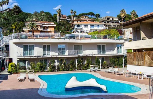 Aci Trezza Resort | 60 m² Resort ∙ 2 bedrooms ∙ 127 guests