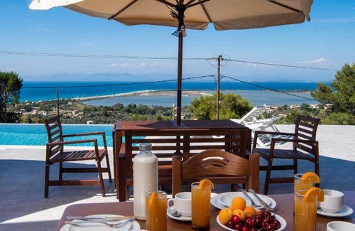 Frinion Villa | 60 m² Villa ∙ 2 bedrooms ∙ 4 guests