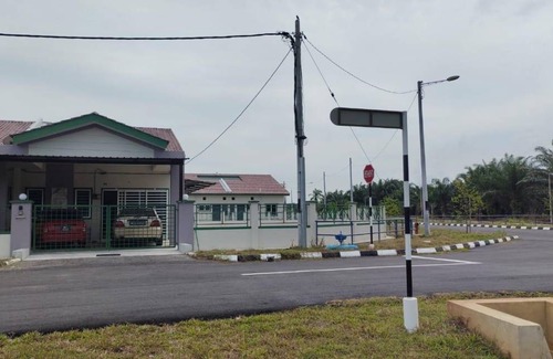 Sitiawan House | 600 m² House ∙ 3 bedrooms ∙ 8 guests