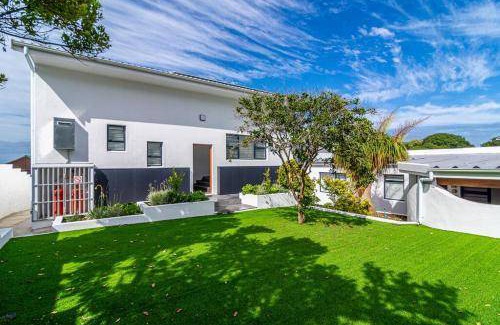 Franskraal House | 600 m² House ∙ 5 bedrooms ∙ 10 guests