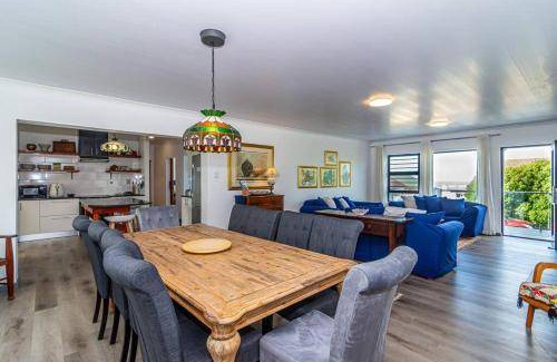 Franskraal House | 600 m² House ∙ 5 bedrooms ∙ 10 guests