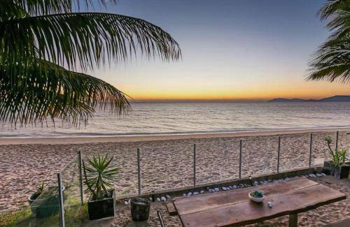 Holloways Beach Villa | 600 m² Villa ∙ 3 bedrooms ∙ 8 guests