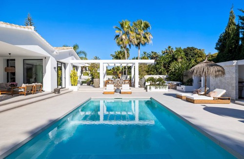 Nueva Andalucia Villa | 600 m² Villa ∙ 5 bedrooms ∙ 10 guests