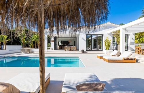 Nueva Andalucia Villa | 600 m² Villa ∙ 5 bedrooms ∙ 10 guests