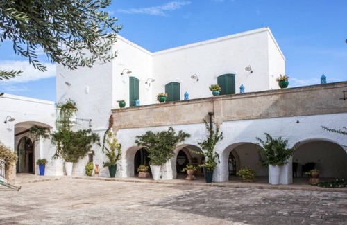 Massafra Villa | 600 m² Villa ∙ 5 bedrooms ∙ 13 guests