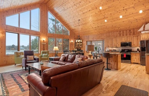 Crosslake Cabin | 6000 sq ft Whitefish Lake Chain home with year around hot tub & gym!