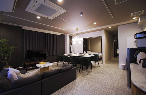 Kita Apartment | 601 Osakas largest 100 square meter private ro/Osaka Ōsaka
